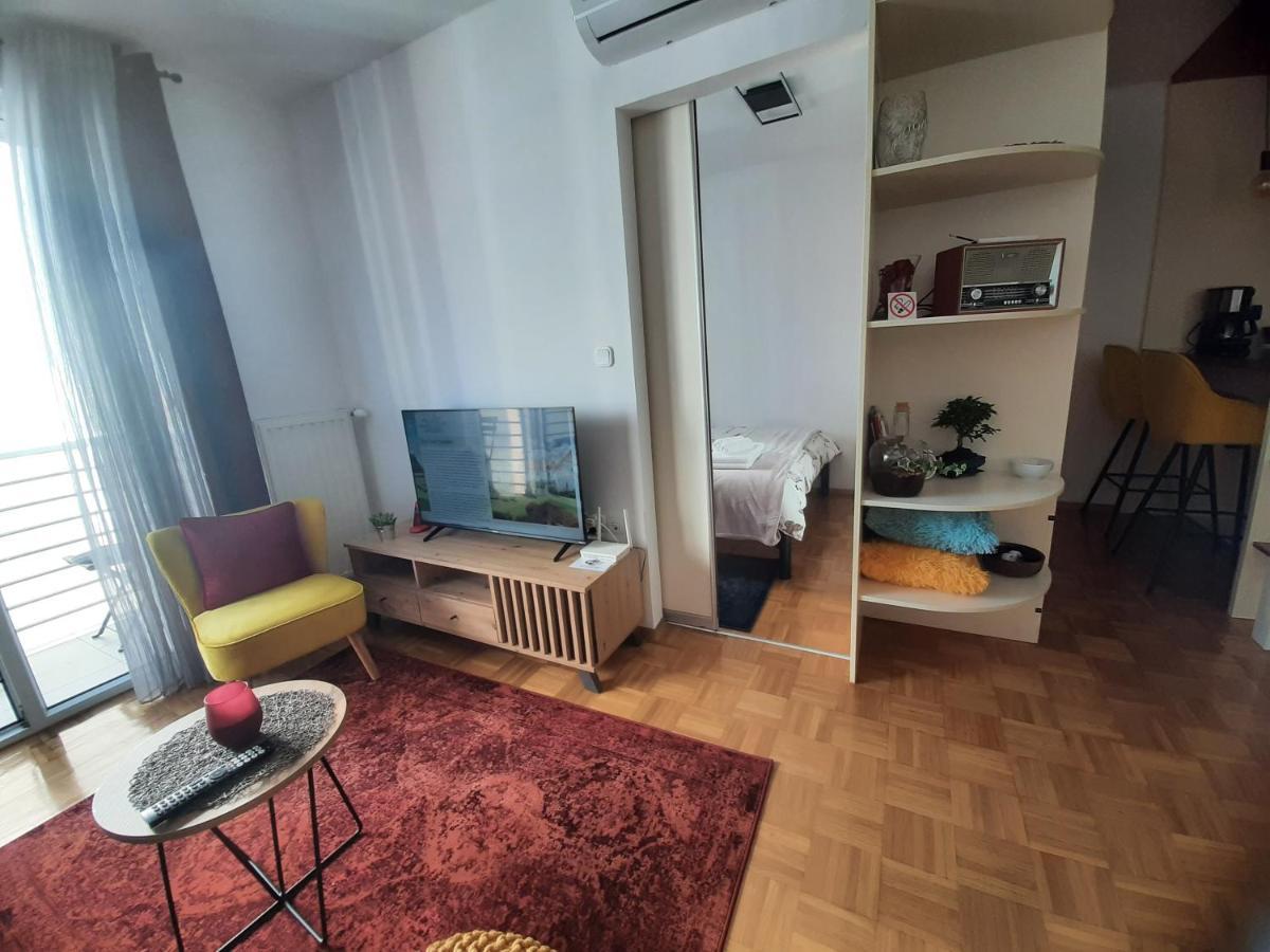 Apartment Relax With Infrared Sunshower Varaždin エクステリア 写真